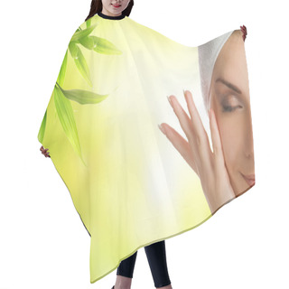 Personality  Young Woman Applying Organic Cosmetics Hair Cutting Cape