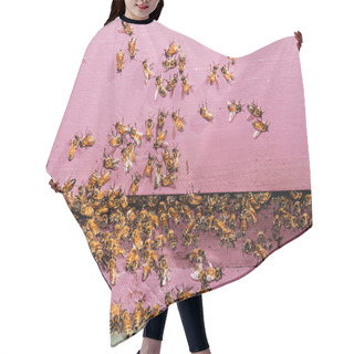 Personality  Bee Entrance Rush Hair Cutting Cape