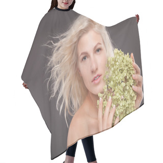 Personality  Blond Girl With Green Flowers Hair Cutting Cape