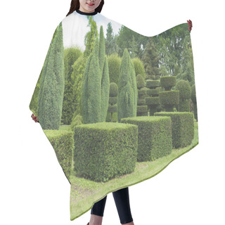 Personality  Topiary In The Garden Hair Cutting Cape