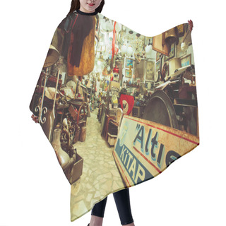 Personality  Retro Art And Antiques In Vintage Shop Hair Cutting Cape