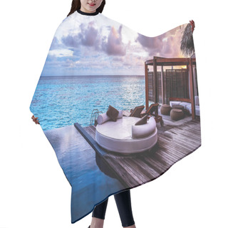 Personality  Luxury Beach Resort Hair Cutting Cape