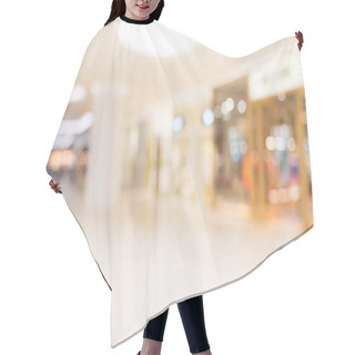 Personality  Blurred Shopping Mall Background Hair Cutting Cape
