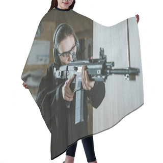 Personality  Girl Aiming Rifle In Shooting Range Hair Cutting Cape
