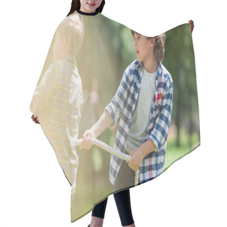 Personality  Kids Playing Tug Of War Hair Cutting Cape