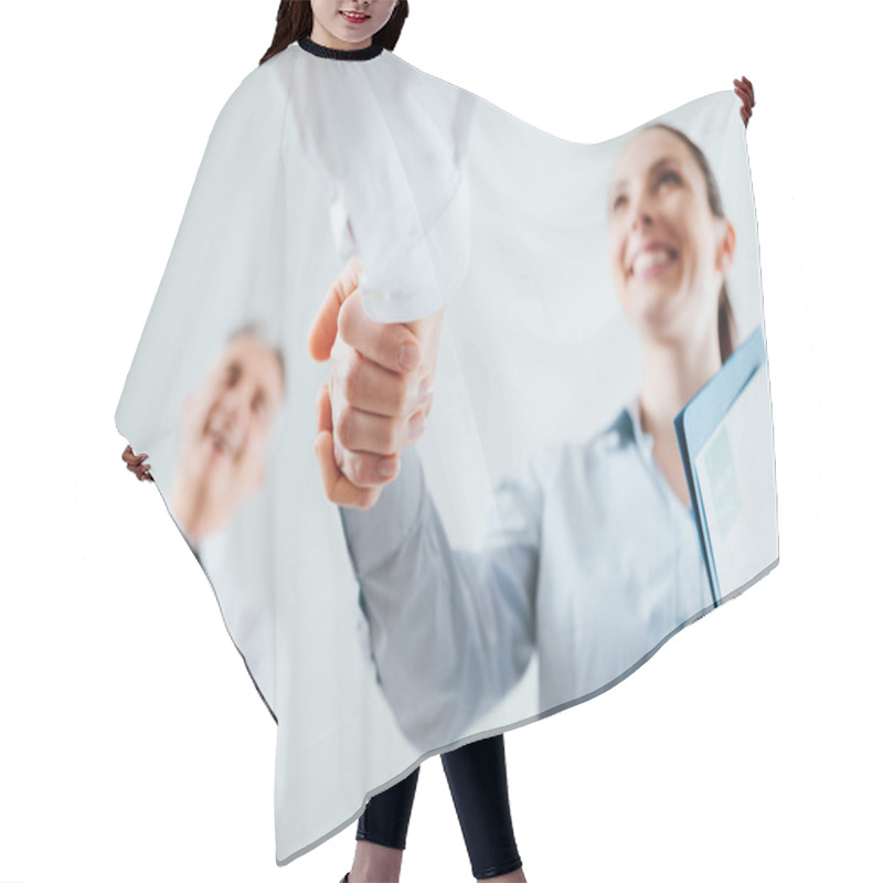 Personality  Business people shaking hands hair cutting cape