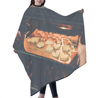 Personality  Person Baking Christmas Cookies Hair Cutting Cape