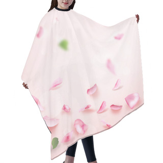 Personality  Roses Flowers And Falling Pink Petals For Spa Or Wedding Day, Mother's Day, Valentine's Day, Women's Day, Anniversary, Romance, Love, Decoration, Mockup Pastel Bokeh Lights Background Top View. Beautiful Floral Blurred Fly Petals, Copy Space For Text Hair Cutting Cape