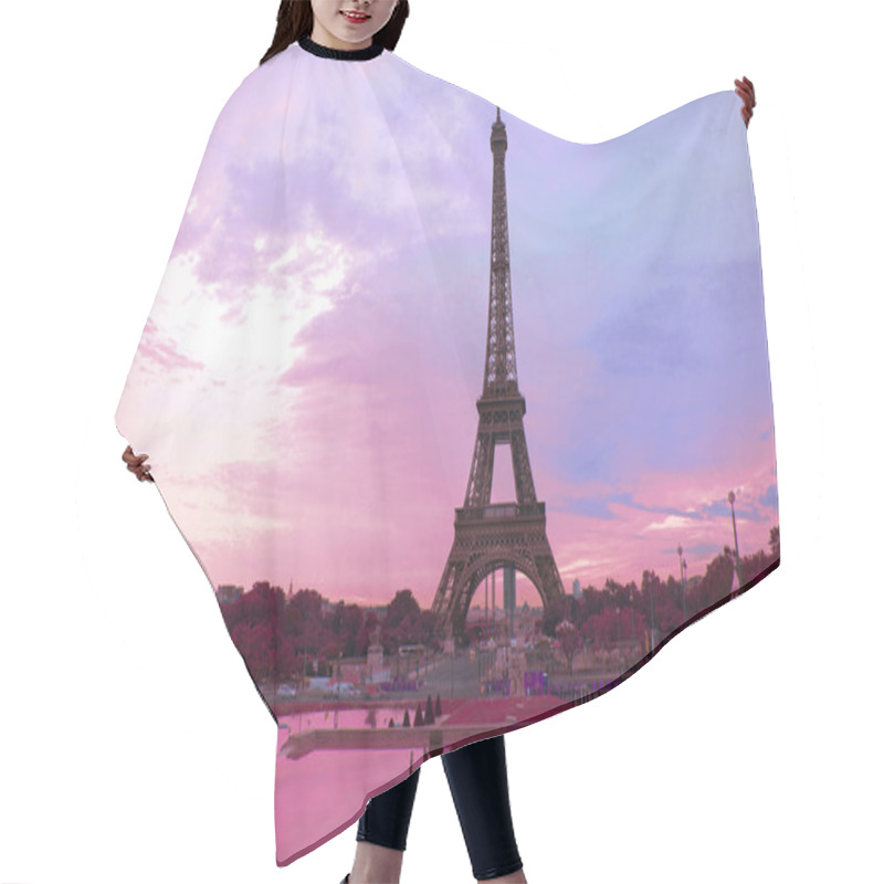 Personality  Eiffel Tower Hair Cutting Cape