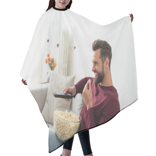 Personality  Laughing Man Eating Popcorn While Watching Comedy Film In Living Room Hair Cutting Cape