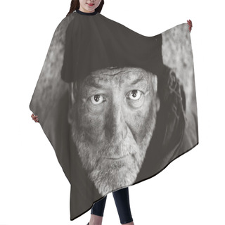Personality  Homeless Hair Cutting Cape