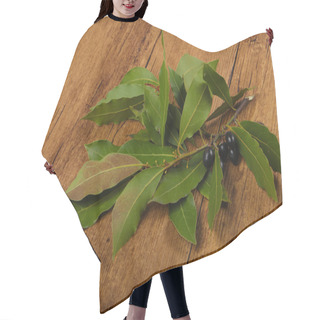 Personality  Fresh Laurel Leaves Hair Cutting Cape