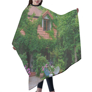 Personality  Country House Landscape Hydrangea Flowers Hair Cutting Cape