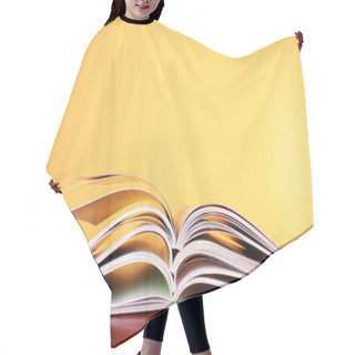 Personality  Color Magazines Hair Cutting Cape
