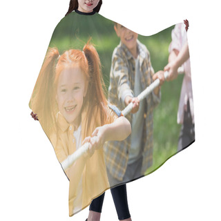 Personality  Children Playing Tug Of War Hair Cutting Cape