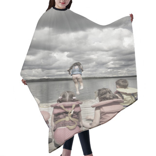 Personality  Children Watching First Water Jumper Hair Cutting Cape