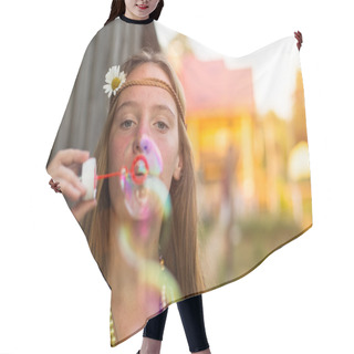 Personality  Hippie Girl Blow Bubbles Hair Cutting Cape