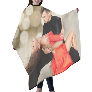 Personality  Man And A Woman Dancing Salsa Hair Cutting Cape