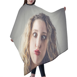 Personality  Crossed Eyes Hair Cutting Cape