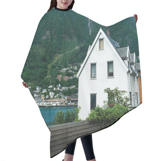 Personality  House Hair Cutting Cape