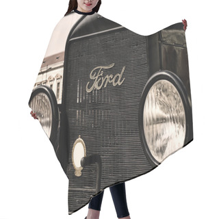 Personality  The Old Ford Car Hair Cutting Cape