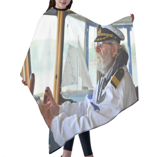 Personality   Old Experienced Captain In Navigation Cabine Hair Cutting Cape