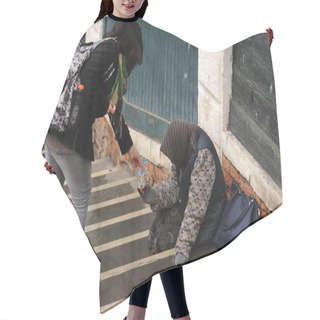 Personality  Beggar Hair Cutting Cape