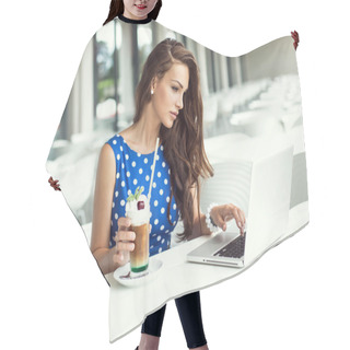 Personality  Beautiful Woman Working On Laptop Hair Cutting Cape