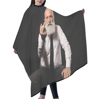 Personality  Man Showing Middle Finger Hair Cutting Cape