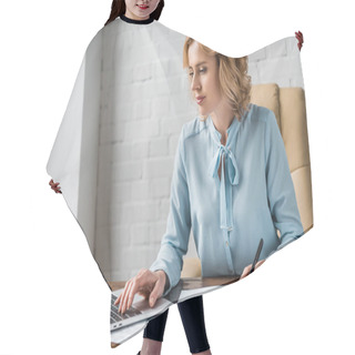 Personality  Beautiful Businesswoman Working With Papers And Laptop In Office   Hair Cutting Cape