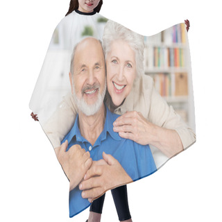 Personality  Affectionate Elderly Couple Hair Cutting Cape