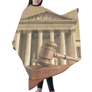 Personality  Courthouse Hair Cutting Cape