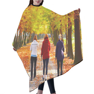 Personality  Three Women In The Park - Nordic Walking Hair Cutting Cape