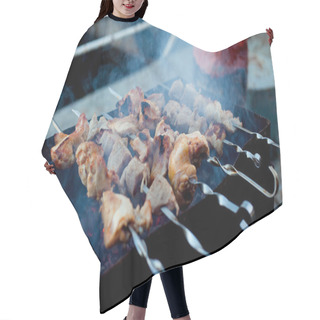 Personality  Background Of Crispy Grilled Meat And Onion Kebabs Hair Cutting Cape