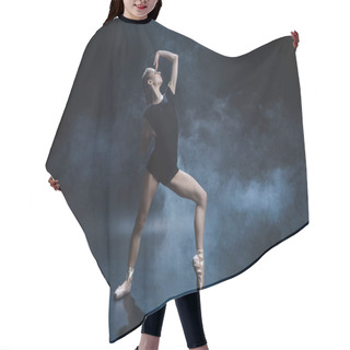 Personality  Ballerina Dancing In Pointe And Leotard Hair Cutting Cape