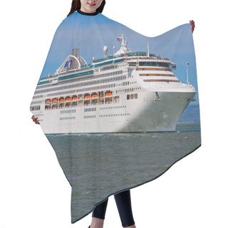 Personality  Luxury White Cruise Ship Hair Cutting Cape