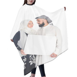 Personality  Muslim Couple Holding Blank Board Hair Cutting Cape
