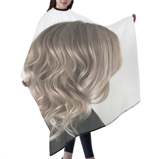 Personality  Hairstyle Ombre Color .Highlight Hair Hair Cutting Cape