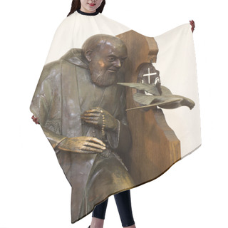 Personality  Florence - Father Pio Statue Hair Cutting Cape
