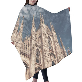 Personality  Milan Cathedral Closeup Hair Cutting Cape