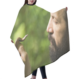 Personality  Man Holding Little Snake Hair Cutting Cape