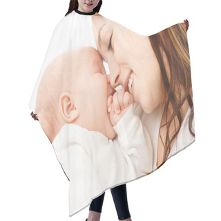 Personality  Mother Smile To Her Child Hair Cutting Cape
