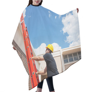 Personality  Worker Climbing Up Hair Cutting Cape