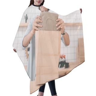 Personality  Seller Packing Clothes In Bag Hair Cutting Cape