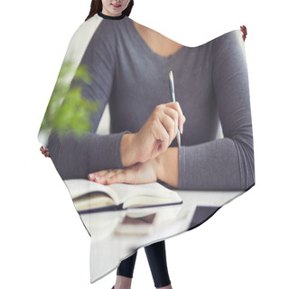 Personality  Woman Working In Office With Her Diary Hair Cutting Cape