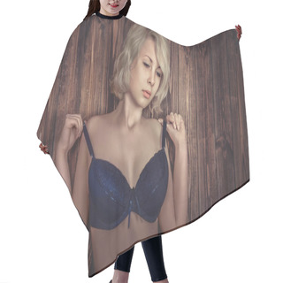 Personality  Beautiful Naked Blond Girl Hair Cutting Cape