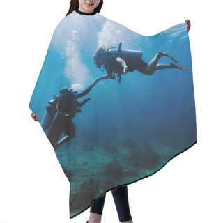 Personality  Underwater Shot Of Divers Holding Hands At Bottom Hair Cutting Cape