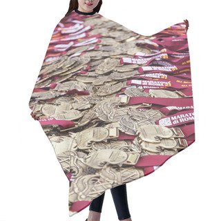 Personality  Medals Of The Rome Marathon Hair Cutting Cape