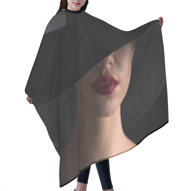 Personality  woman in black hat hair cutting cape