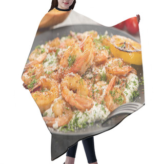 Personality  Selective Focus Of Fried Shrimps In Sauce With Dill And Lemon In Black Plate On Grey Concrete Background Hair Cutting Cape